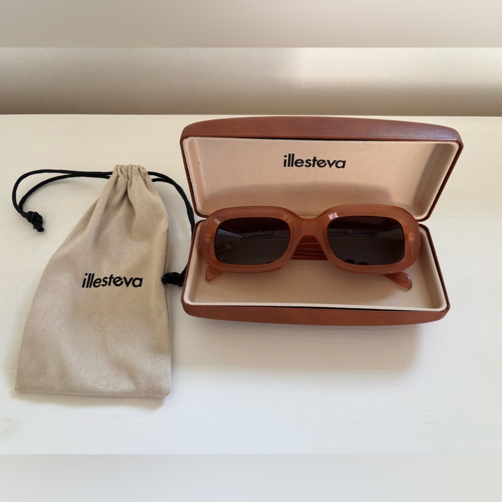 Illesteva Vinyl Sunglasses Apricot
